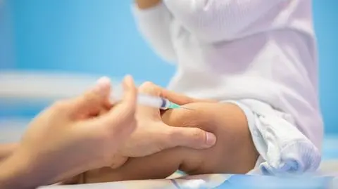 Pediatrzy proszą o zmianę szczepionki. Chodzi o ochronę przed groźnym serotypem